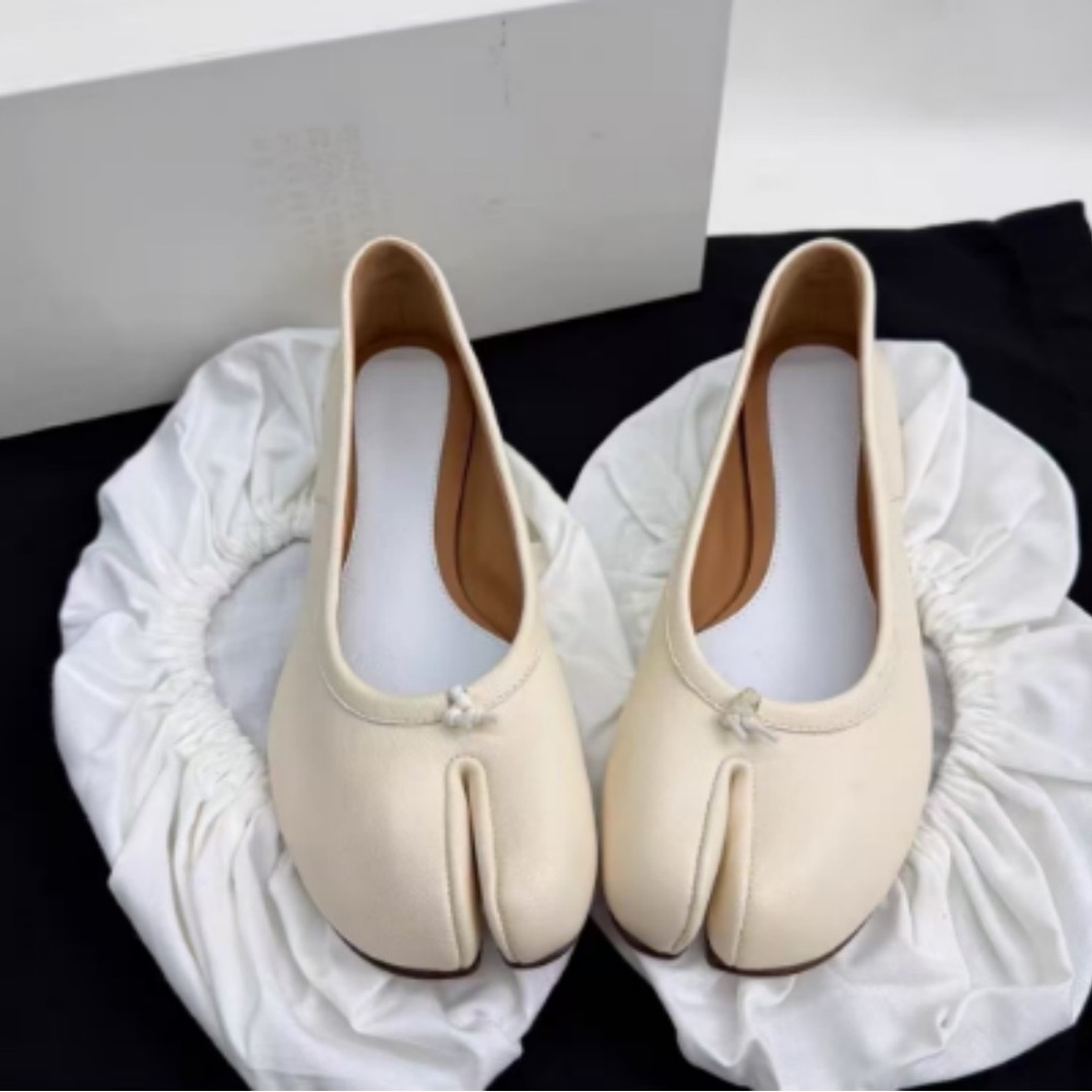 Maison Martin Margiela Ivory Split-Toe Ballet Flats